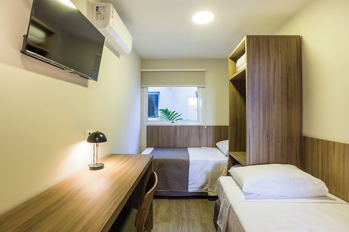 Room 17 of 34