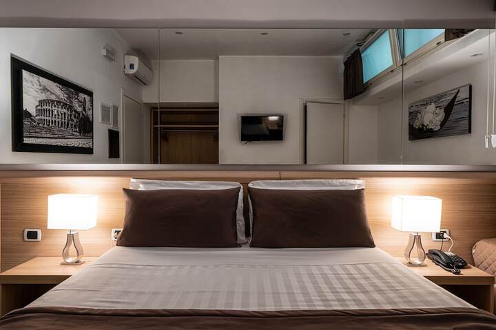 Room 13 of 30