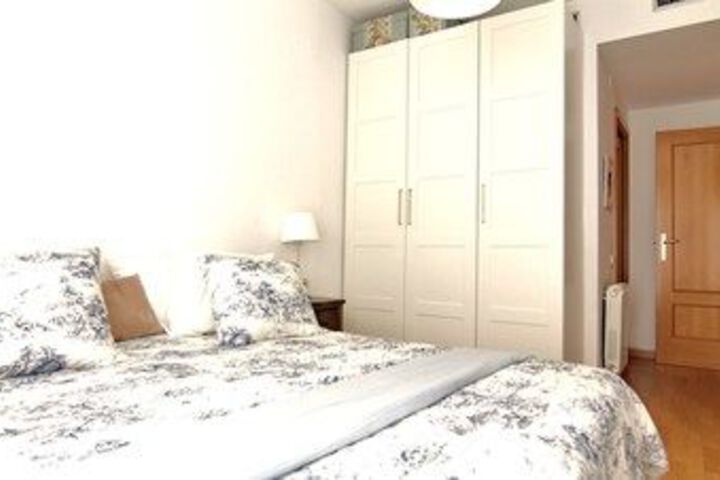 Room 42 of 176