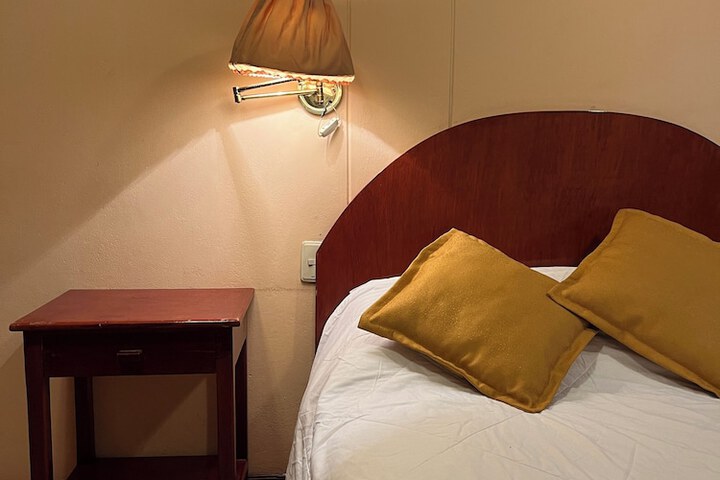 Room 28 of 69