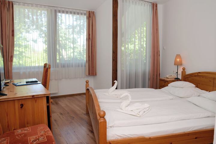 Room 3 of 38