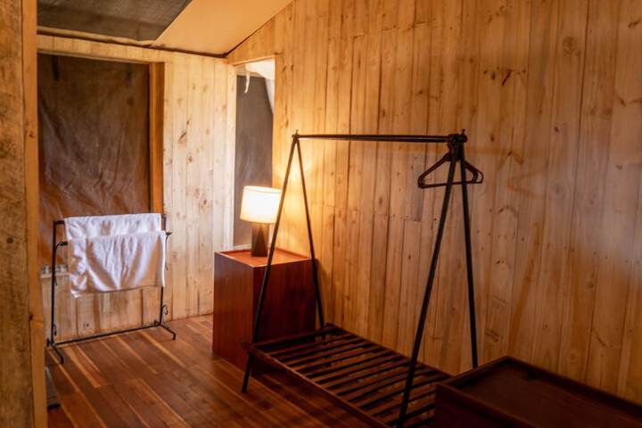 Room 10 of 18