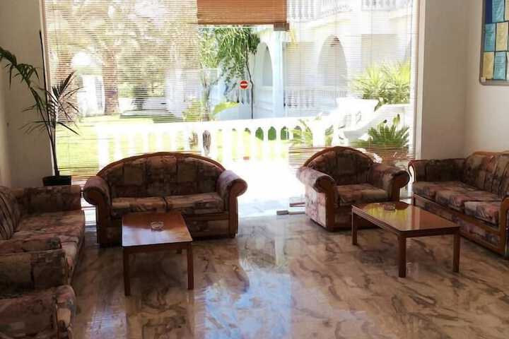 Entrance & Lobby