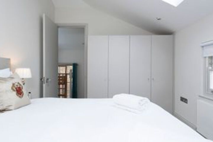 Room 7 of 30