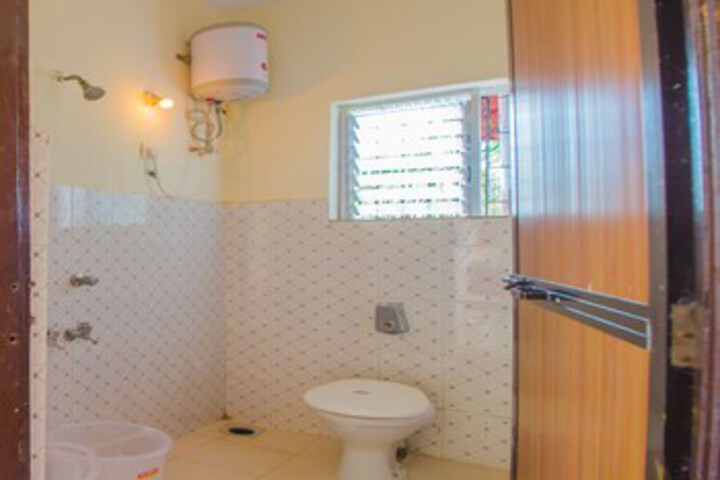 Room 2 of 27
