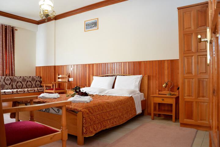 Room 13 of 54
