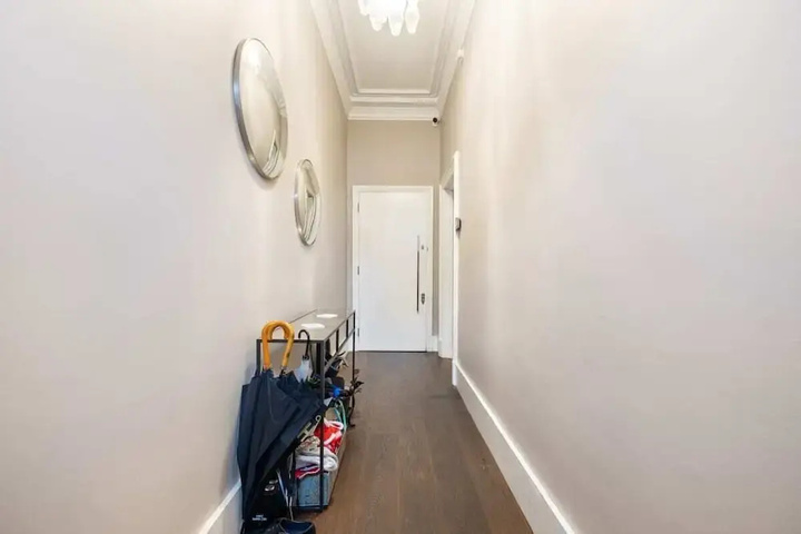 Spacious Designer Two-bed Apt W / garden in Chelsea