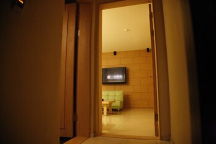 Room 30 of 53