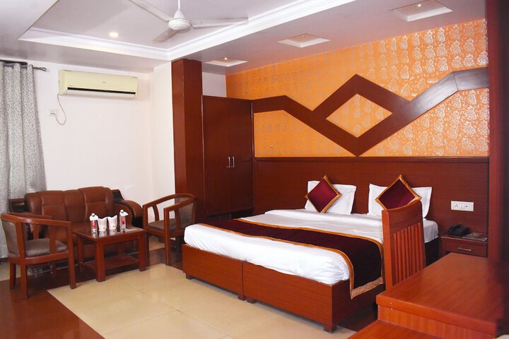 Room 14 of 38
