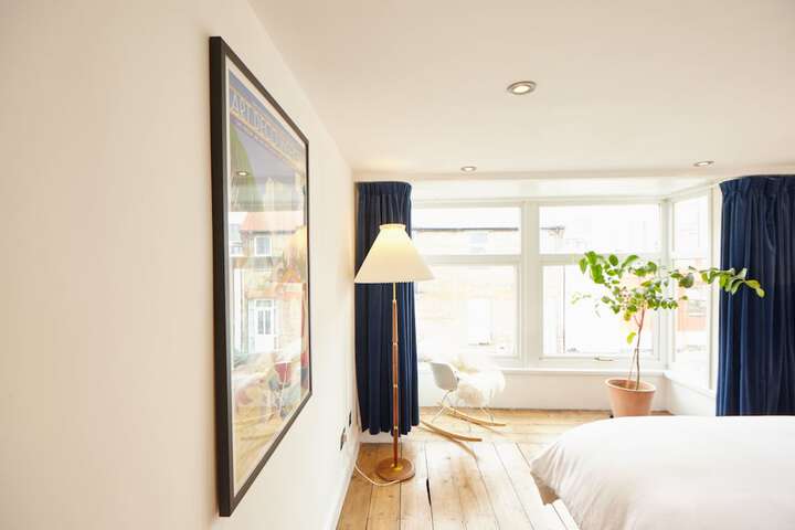 Room 9 of 28