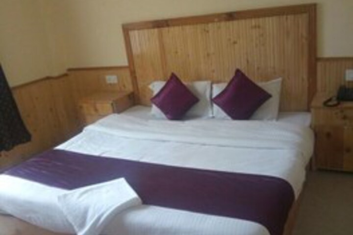 Room 8 of 17