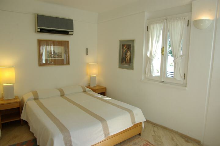Room 3 of 26