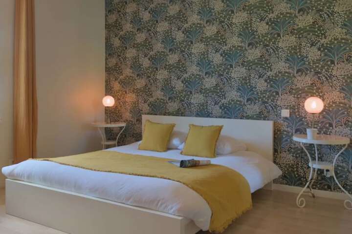 Room 5 of 32