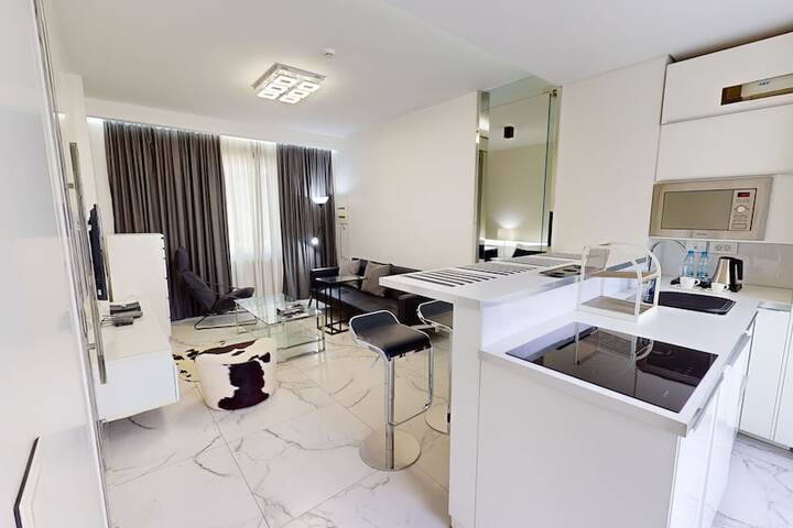 Room 15 of 68