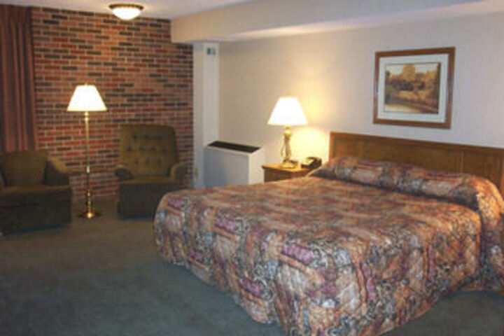 Room 7 of 16