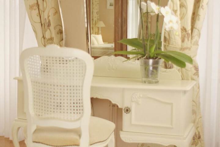 Room 21 of 48