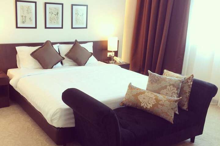 Room 4 of 34