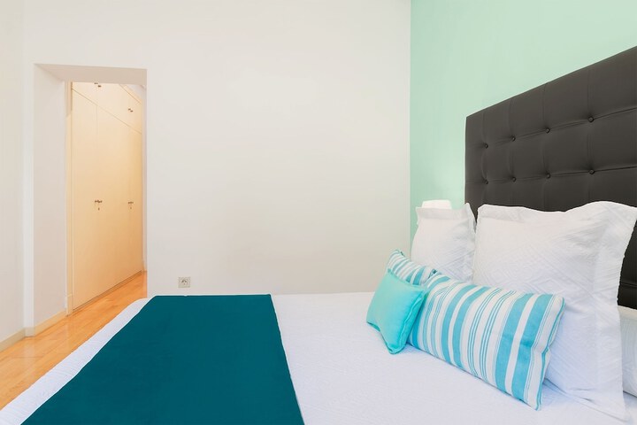 Room 7 of 32