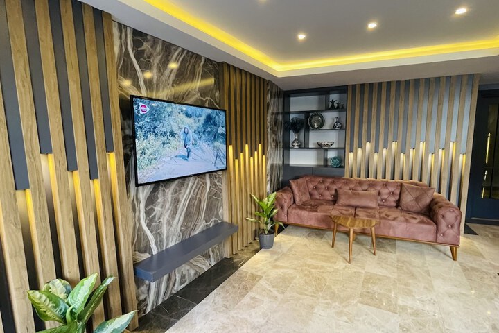 Hotel Interior 7 of 34