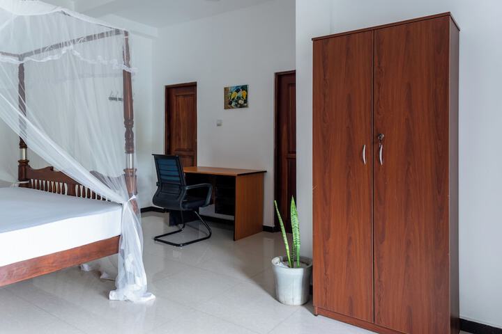 Room 11 of 38