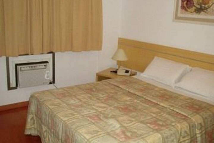 Room 4 of 14
