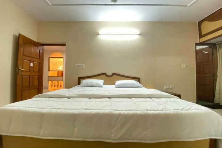 Room 5 of 13