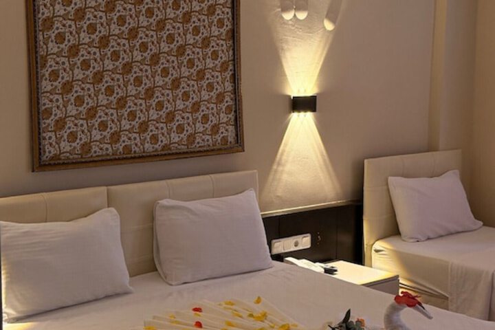 Room 25 of 132