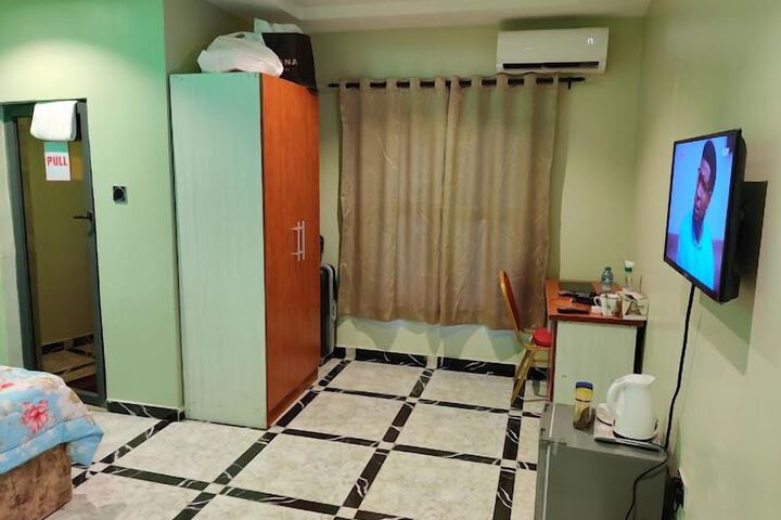 Room 3 of 46