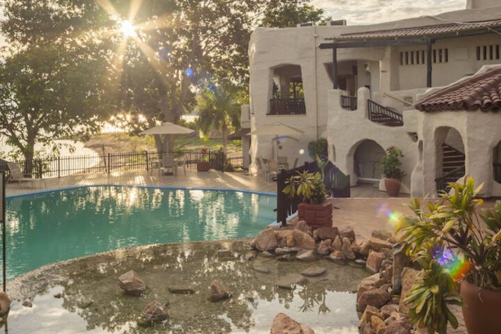 Hotel with Pool