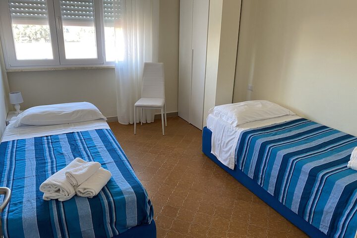 Room 47 of 99