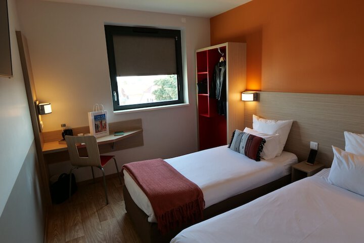 Room 21 of 43