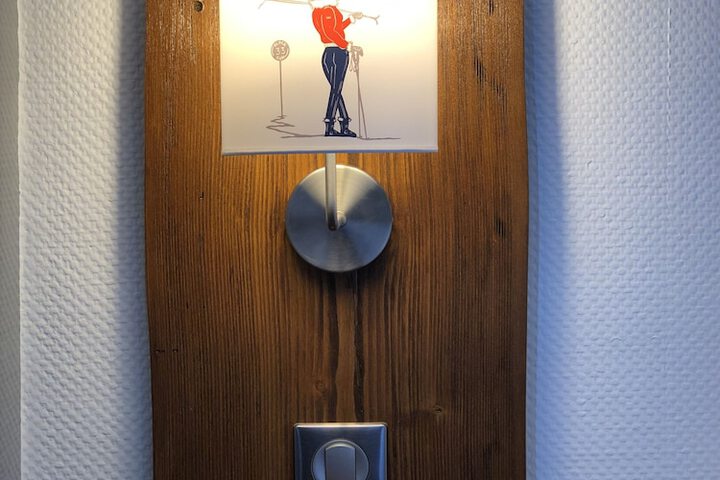 Room 30 of 86