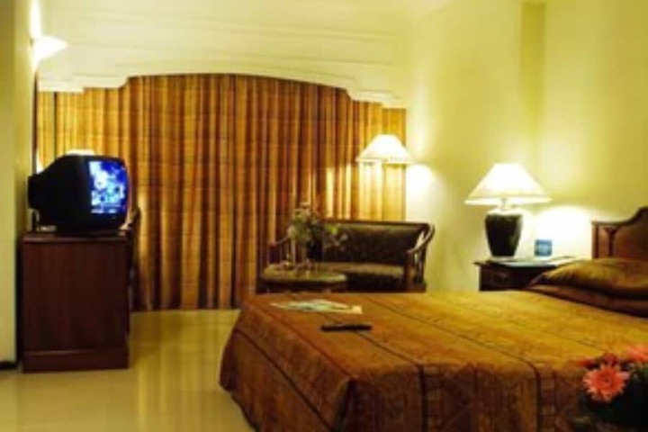 Room 6 of 43