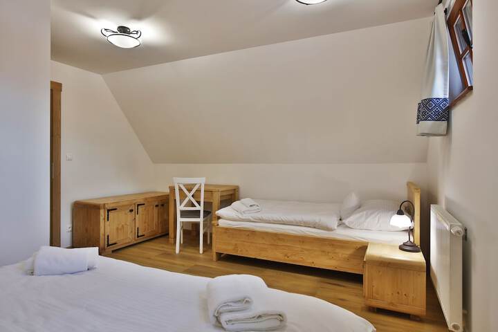 Room 10 of 47