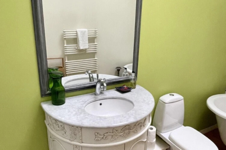 Room 11 of 21