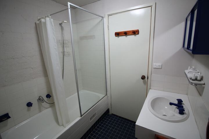 Room 8 of 12