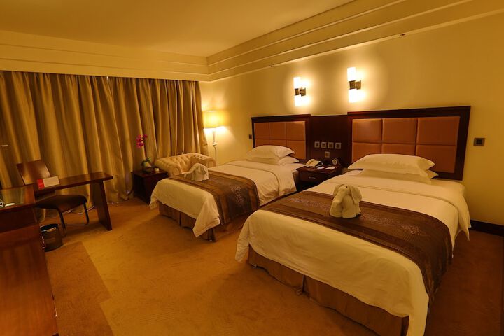 Room 16 of 44