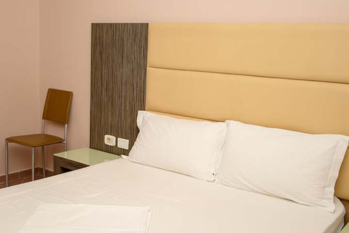 Room 22 of 218