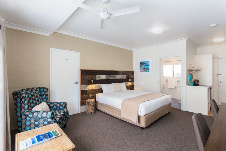 Room 9 of 63