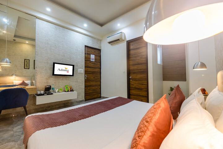 Room 12 of 30
