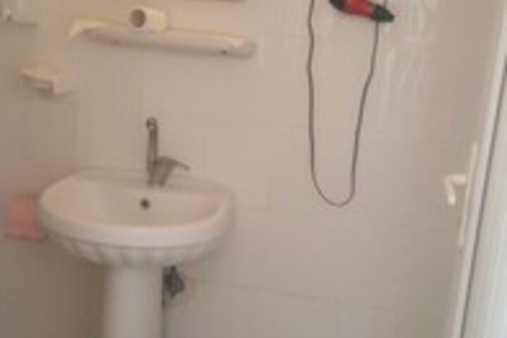 Room 6 of 50