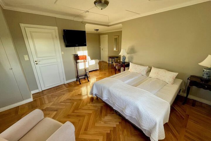 Room 33 of 135
