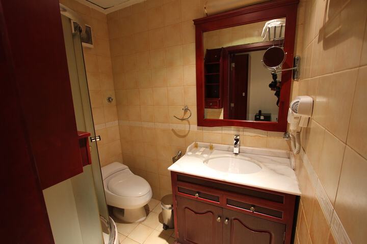 Room 17 of 29