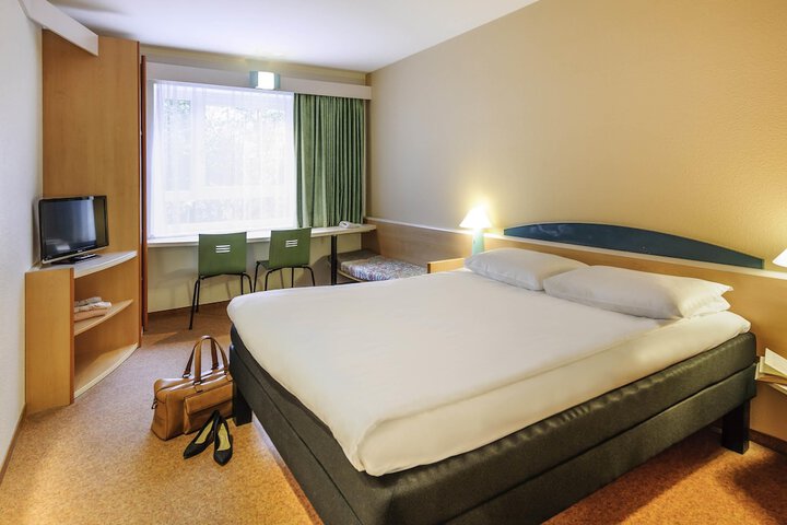 Room 6 of 47