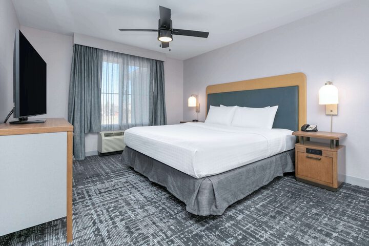 Room 9 of 35