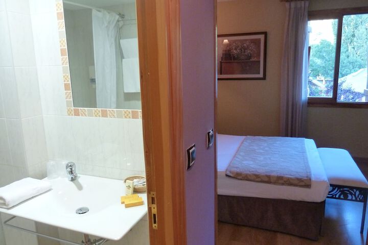 Room 13 of 31