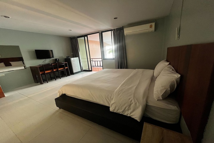 Room 30 of 53
