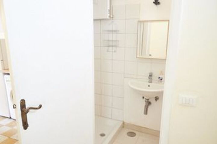 Room 3 of 26