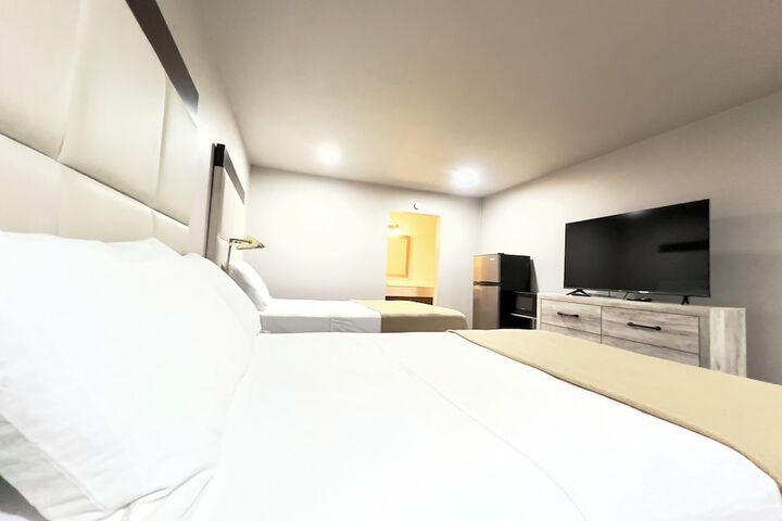 Room 3 of 20