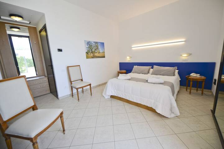 Room 4 of 75